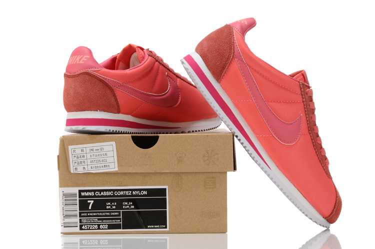 Nike Cortez 2013 Chaussures Femme Basic Leather Nike Classic Cortez Nylon 09